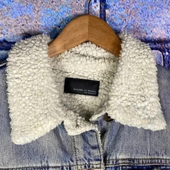 Articles of Society Los Angeles Women’s Sherpa Denim Jacket - Picture 3 of 8